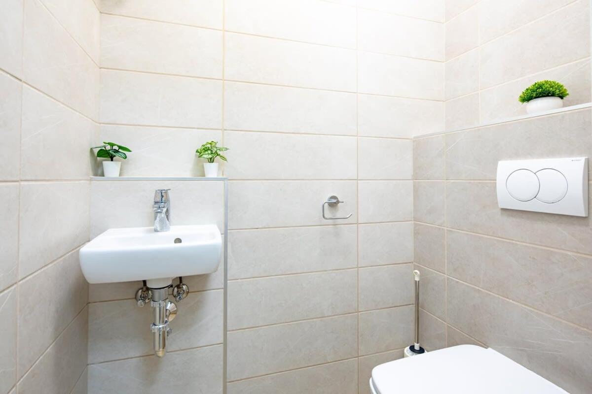 Ferienwohnung Free Parking - Balcony - Sunny - New Budapest Exterior foto